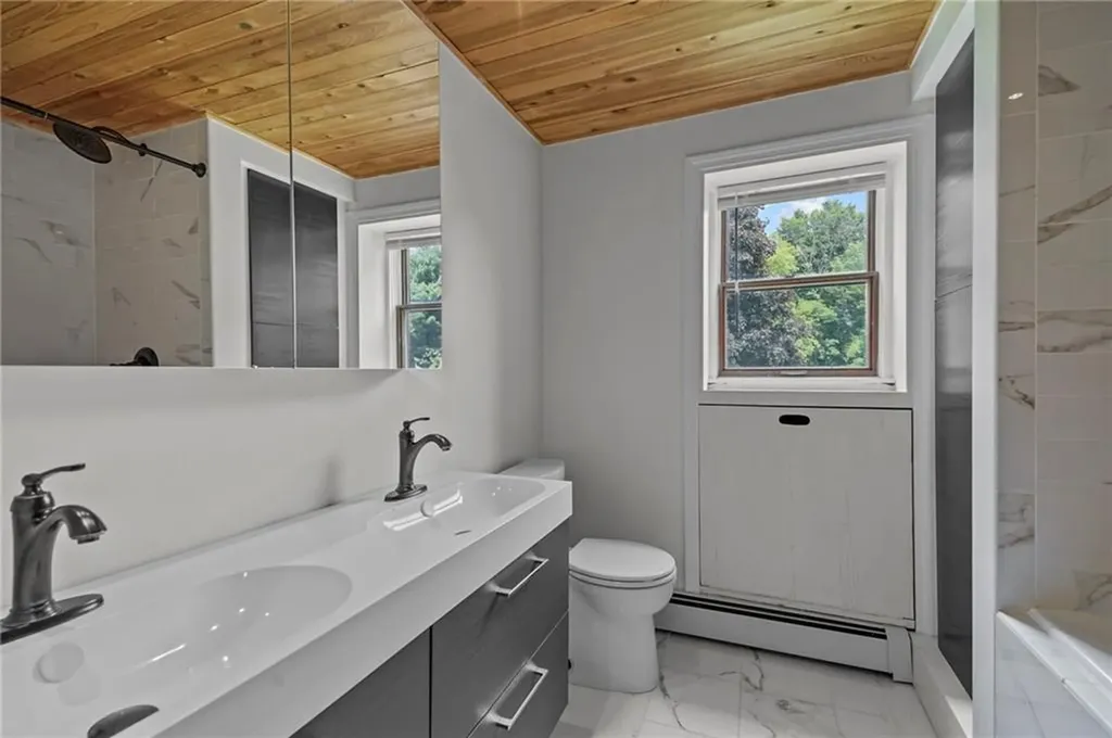 1715 Old Louisquisset Pike Lincoln RI 02865