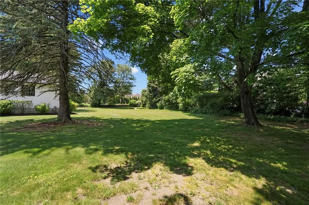 1715 Old Louisquisset Pike Lincoln RI 02865