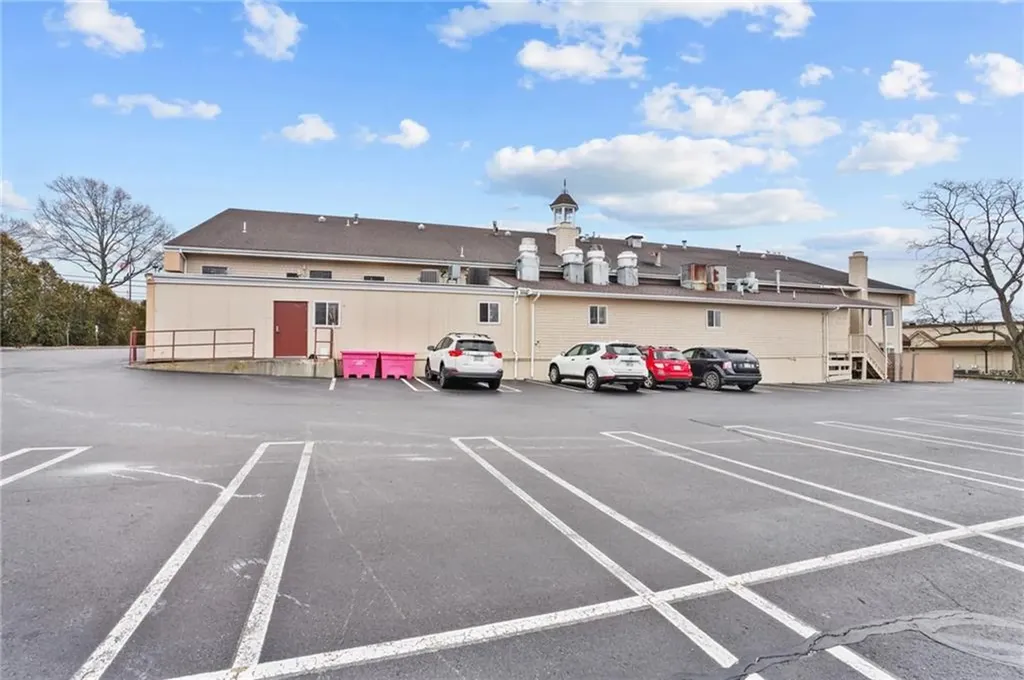 383 Metacom Avenue Bristol RI 02809