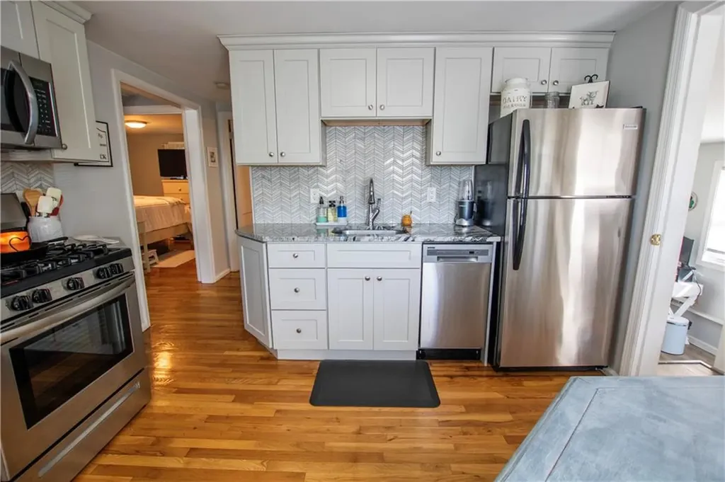 48 Norfolk Road Warwick RI 02886