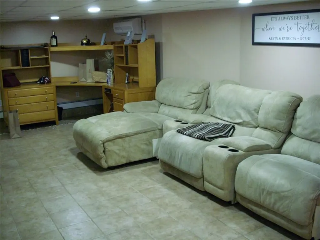 103 Overbrook Avenue Warwick RI 02889