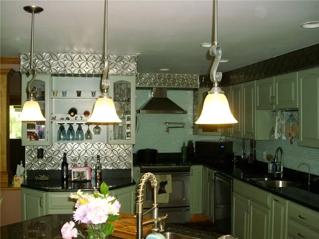 103 Overbrook Avenue Warwick RI 02889
