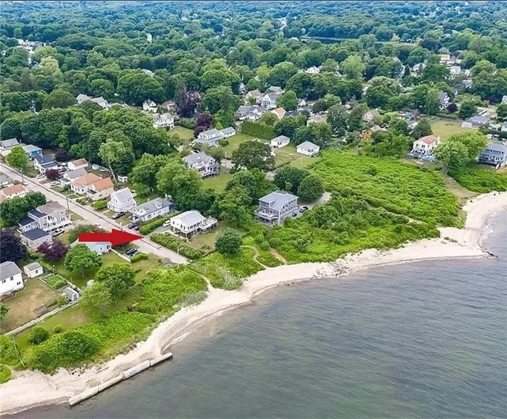 15 Pender Avenue Warwick RI 02889