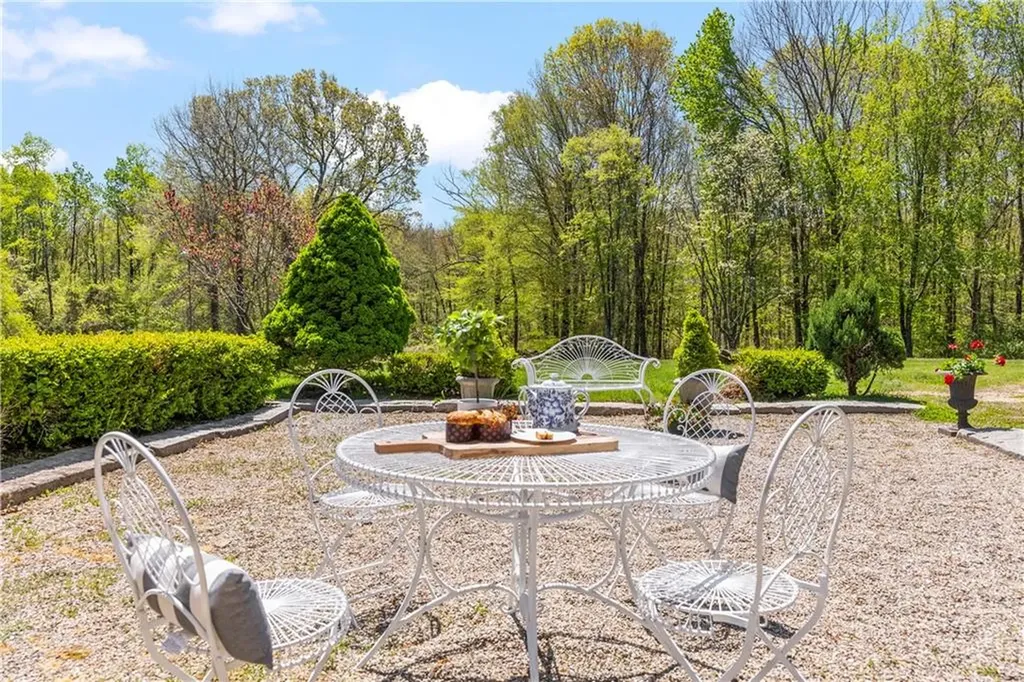 38 Merriam Lane Sutton MA 01590