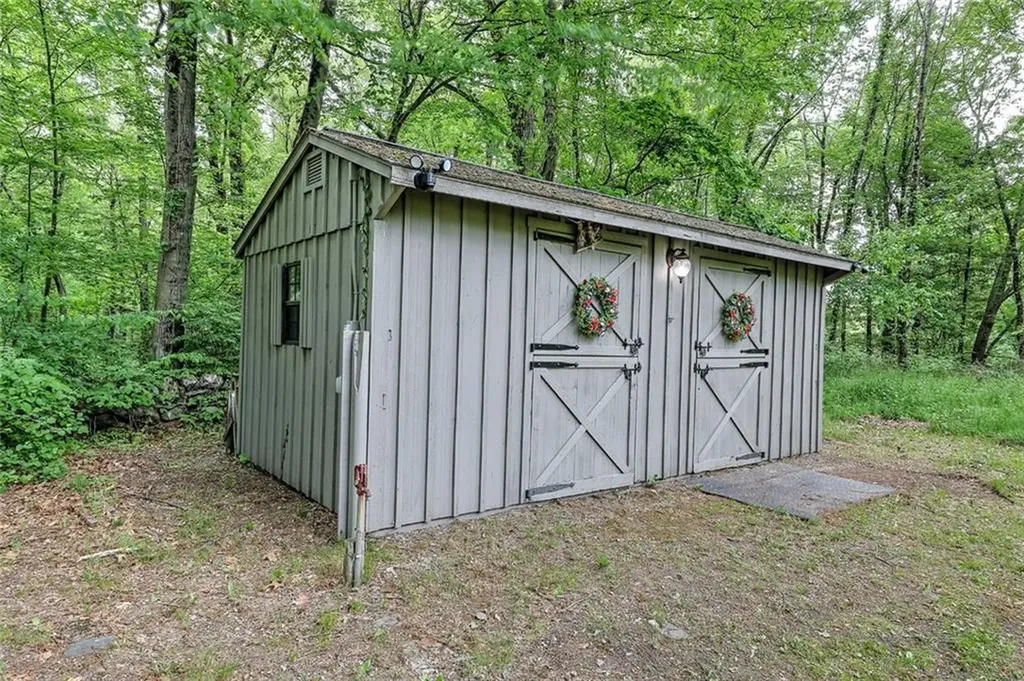 38 Merriam Lane Sutton MA 01590