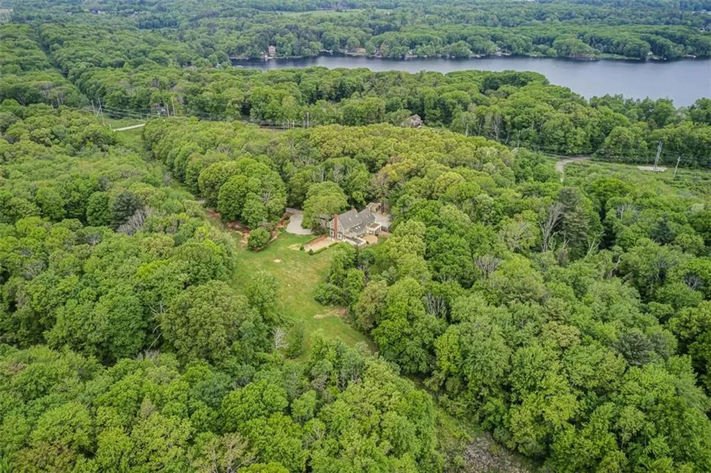 38 Merriam Lane Sutton MA 01590