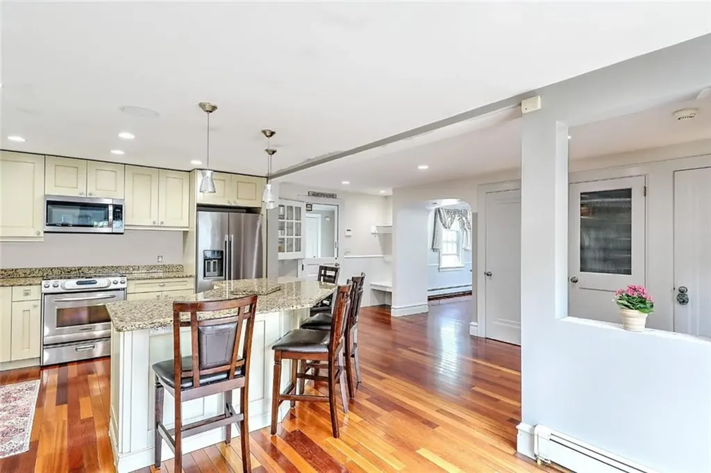 63 Hastings Avenue Pawtucket RI 02861