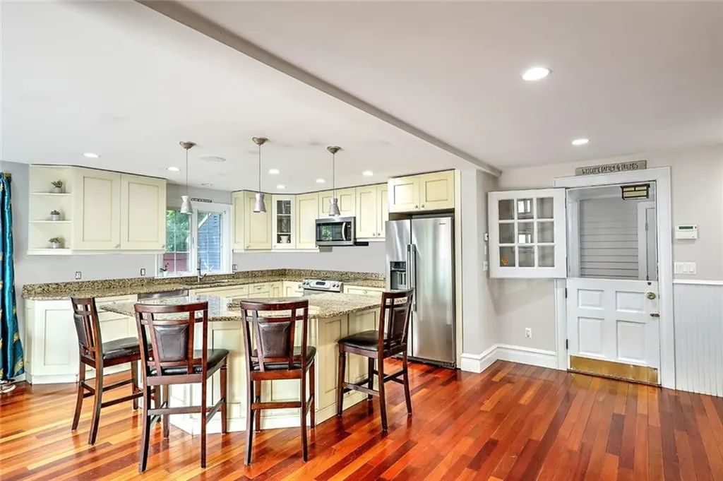 63 Hastings Avenue Pawtucket RI 02861