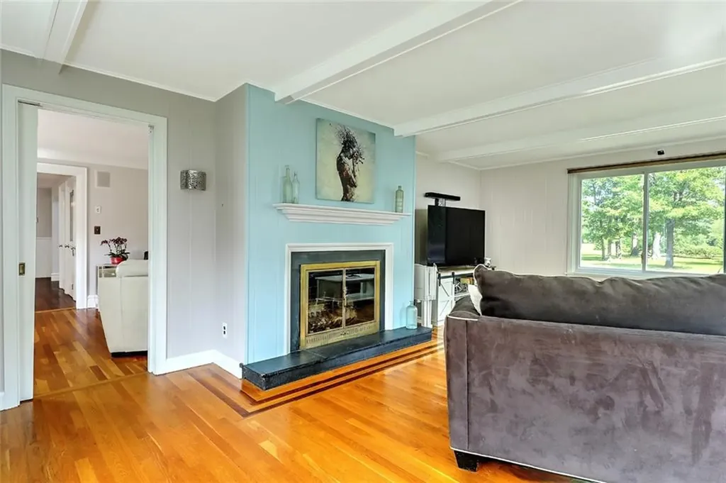 63 Hastings Avenue Pawtucket RI 02861