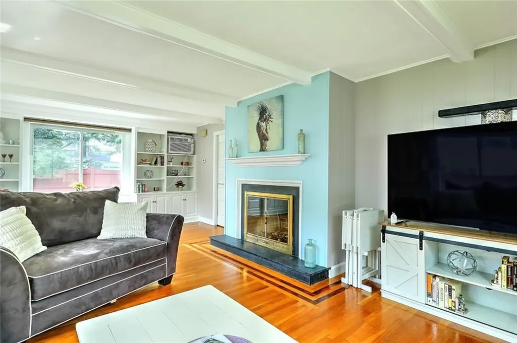 63 Hastings Avenue Pawtucket RI 02861
