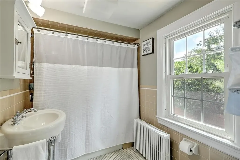 63 Hastings Avenue Pawtucket RI 02861