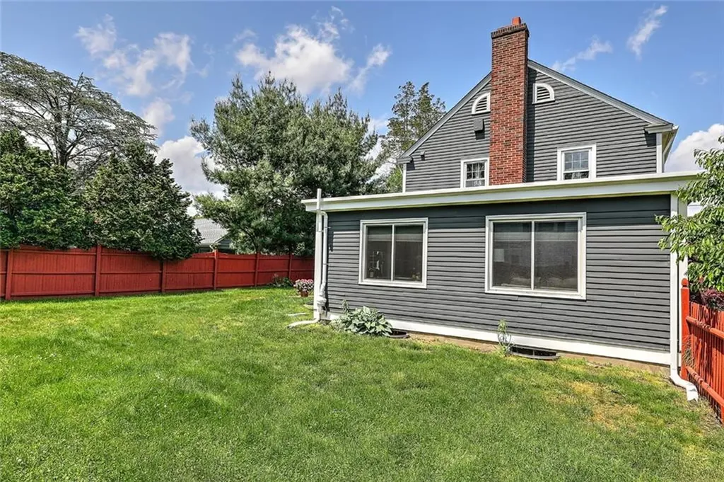 63 Hastings Avenue Pawtucket RI 02861