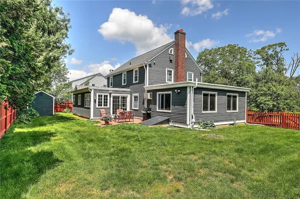 63 Hastings Avenue Pawtucket RI 02861
