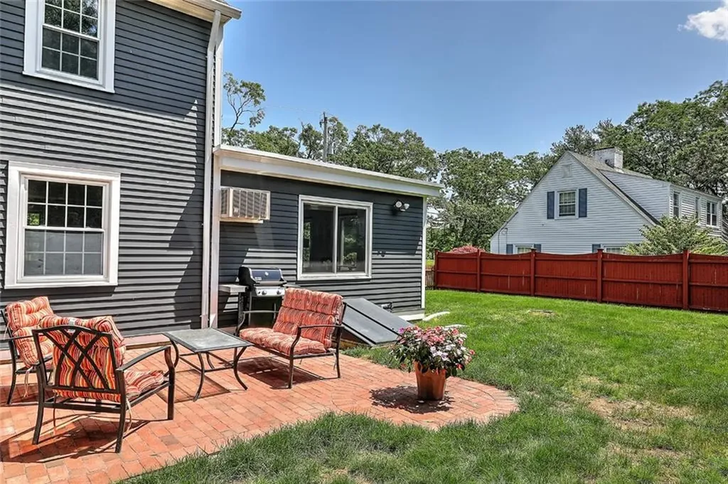 63 Hastings Avenue Pawtucket RI 02861