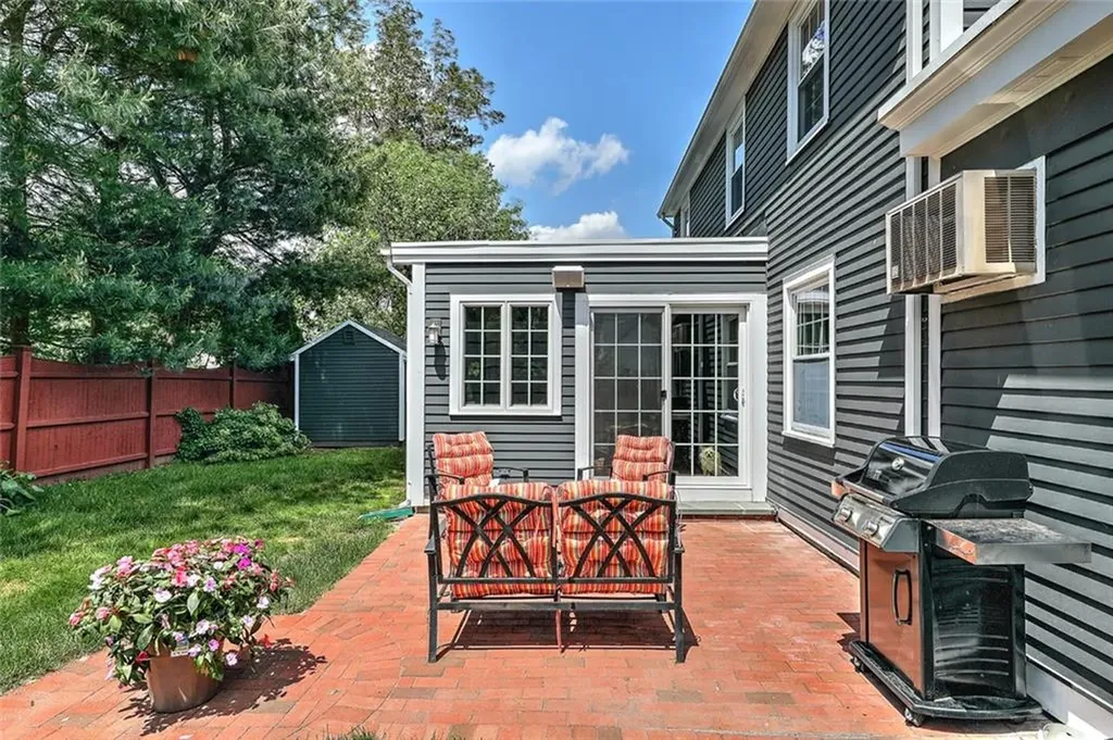 63 Hastings Avenue Pawtucket RI 02861