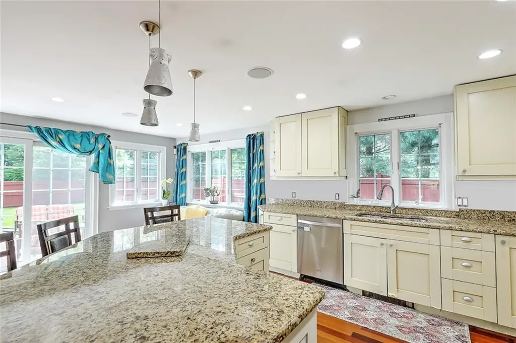 63 Hastings Avenue Pawtucket RI 02861