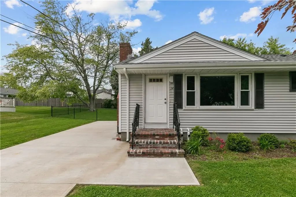 14 Wilson Road Middletown RI 02842
