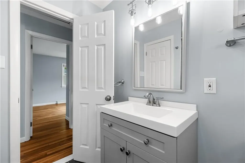 14 Wilson Road Middletown RI 02842
