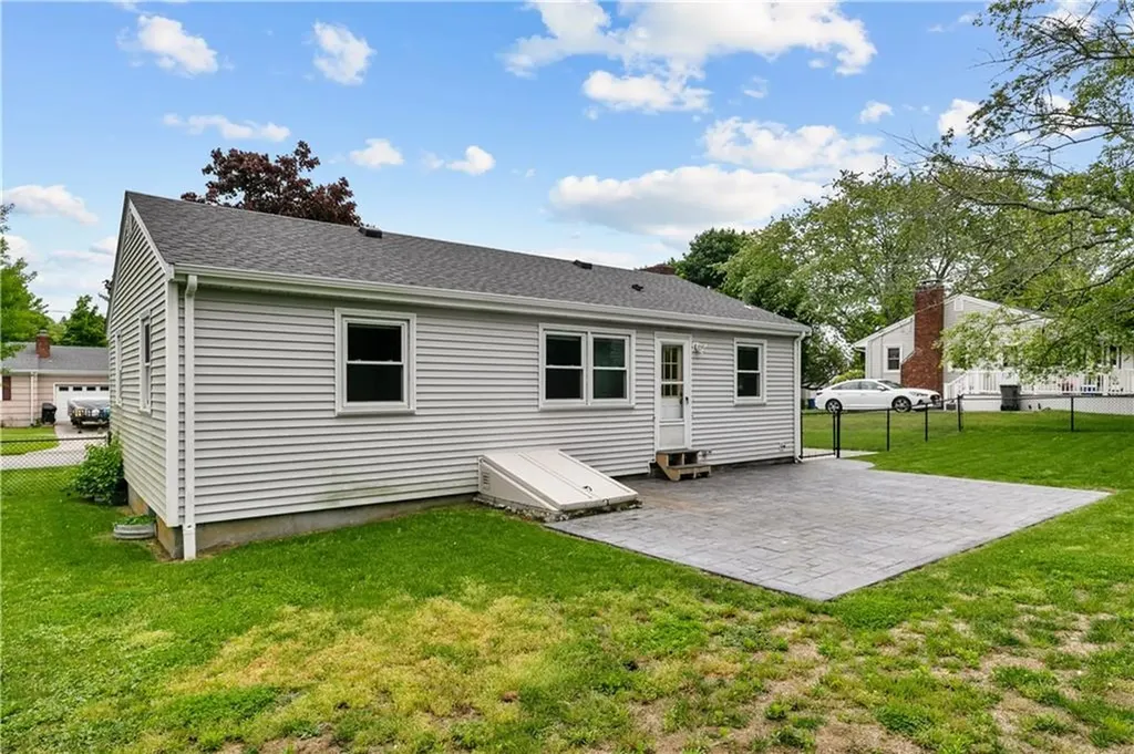 14 Wilson Road Middletown RI 02842