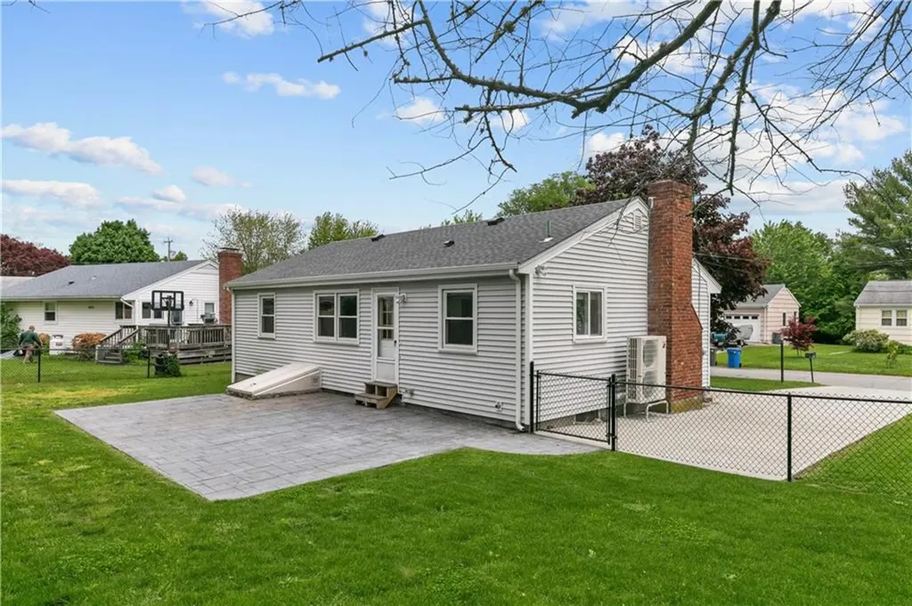 14 Wilson Road Middletown RI 02842