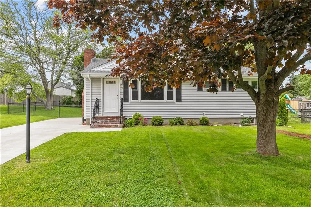 14 Wilson Road Middletown RI 02842