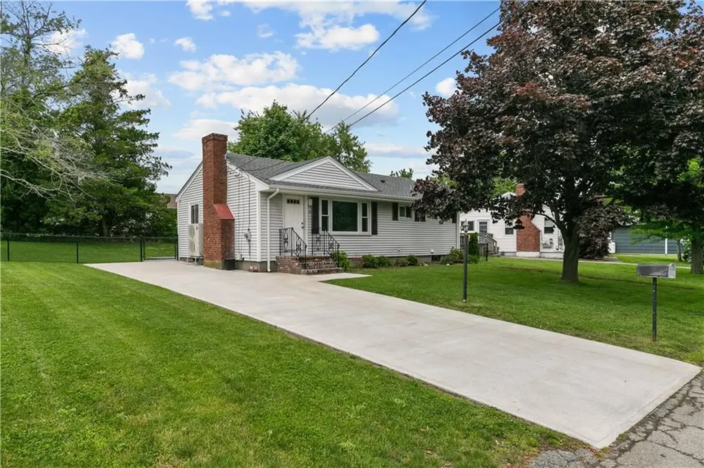 14 Wilson Road Middletown RI 02842
