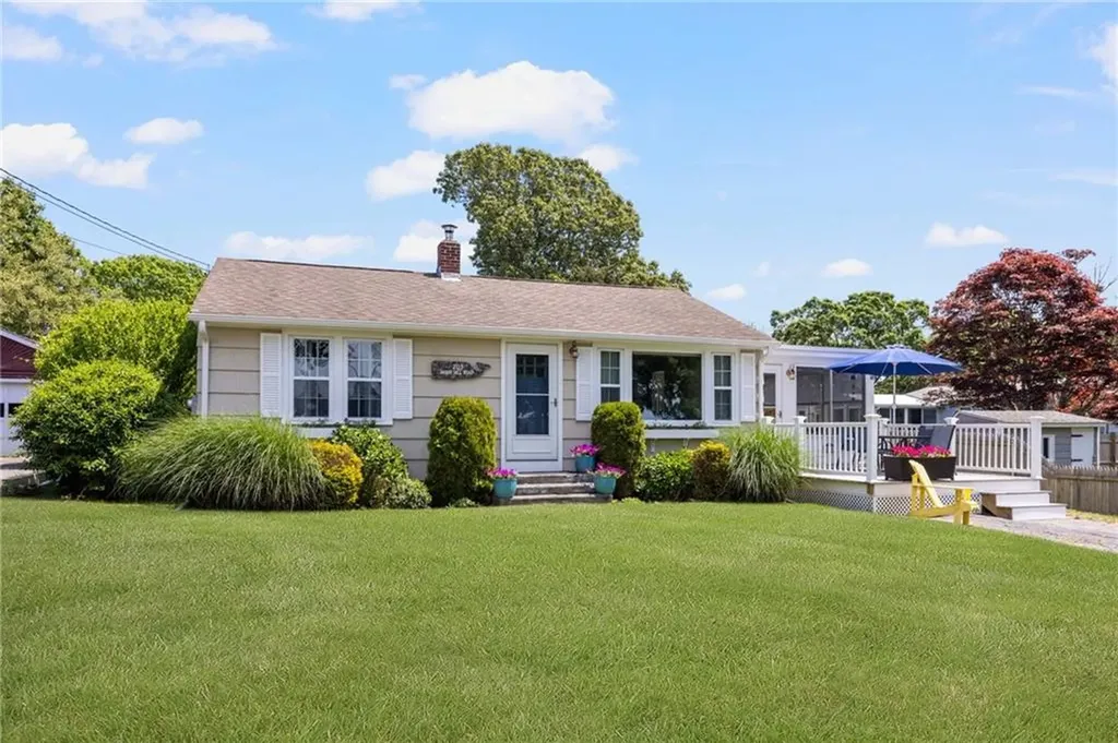 203 Wood Hill Road Narragansett RI 02882