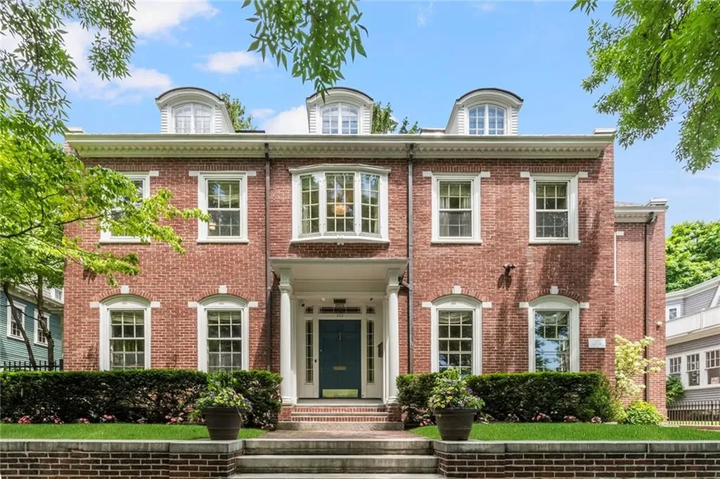 252 Bowen Street Providence RI 02906