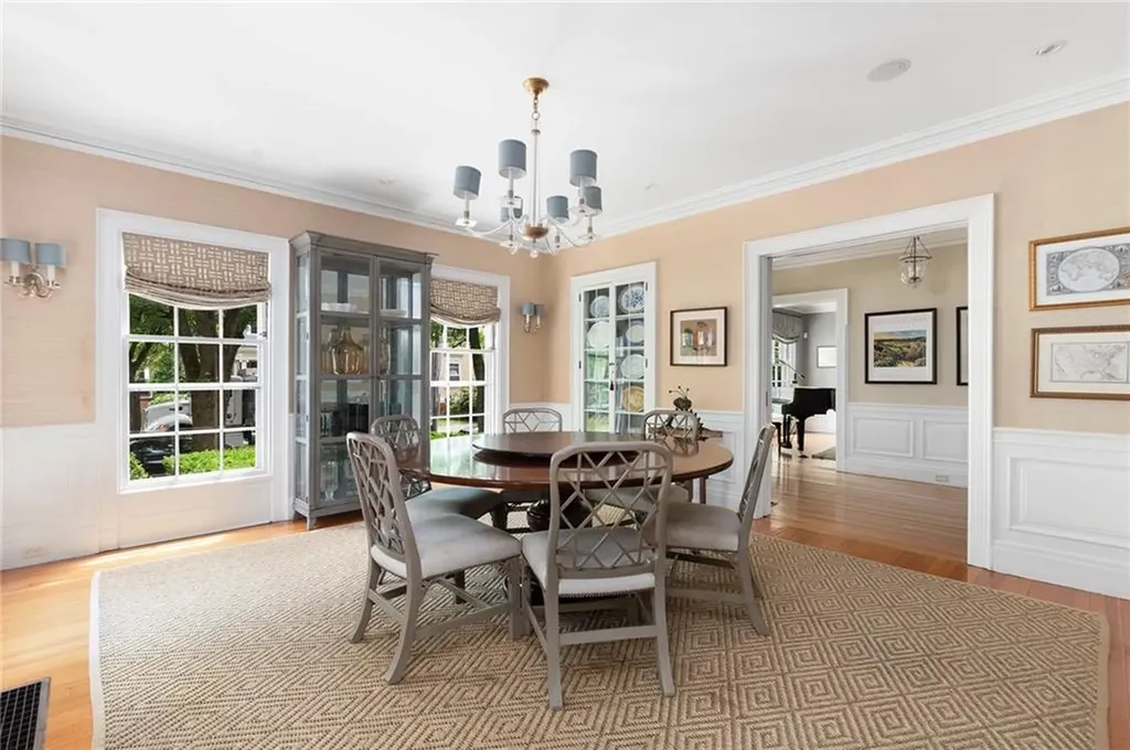 252 Bowen Street Providence RI 02906