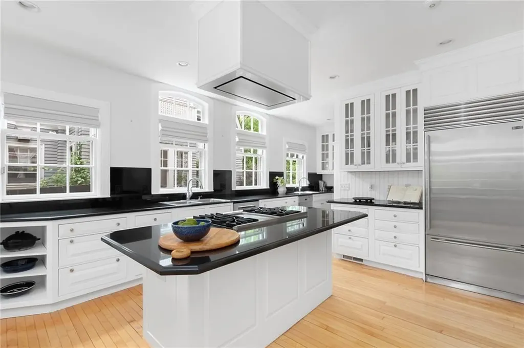 252 Bowen Street Providence RI 02906
