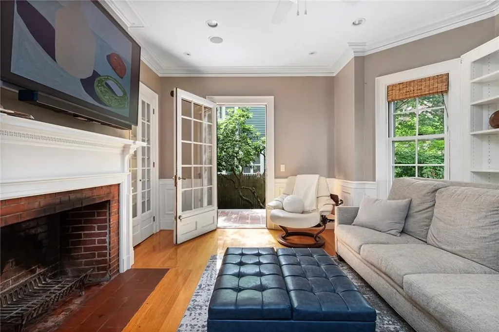 252 Bowen Street Providence RI 02906