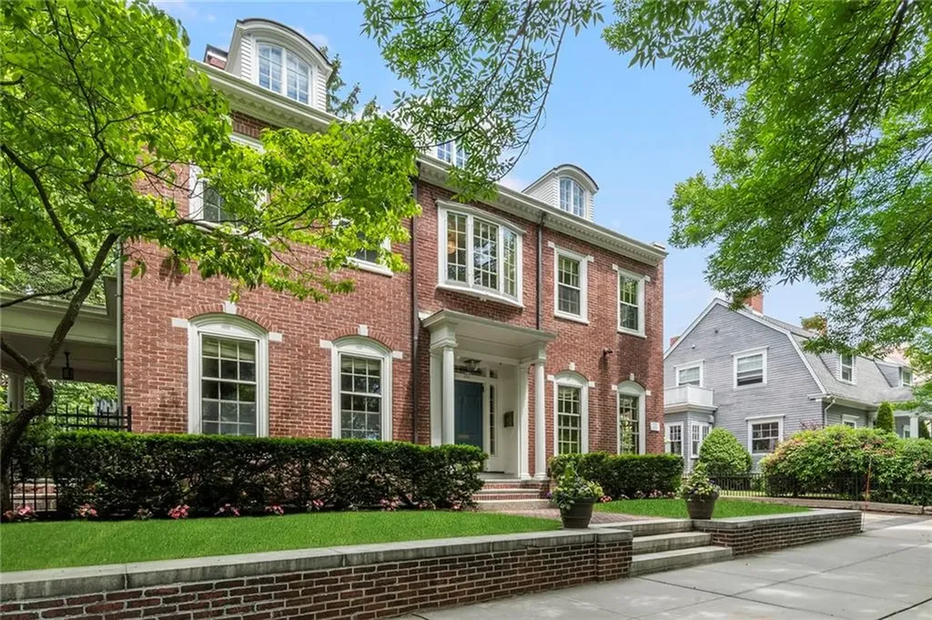 252 Bowen Street Providence RI 02906