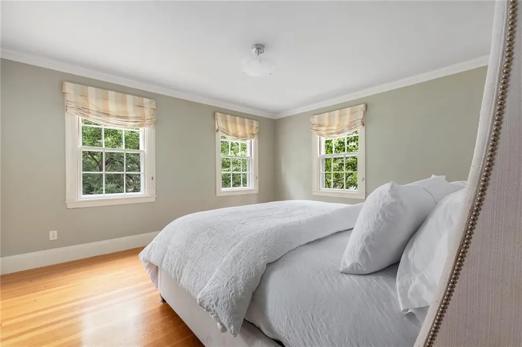 252 Bowen Street Providence RI 02906