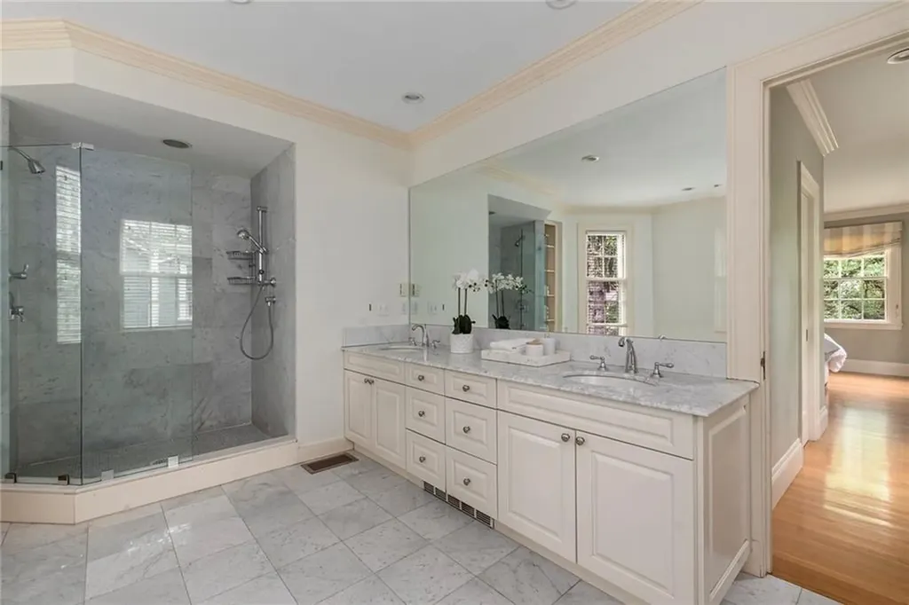 252 Bowen Street Providence RI 02906