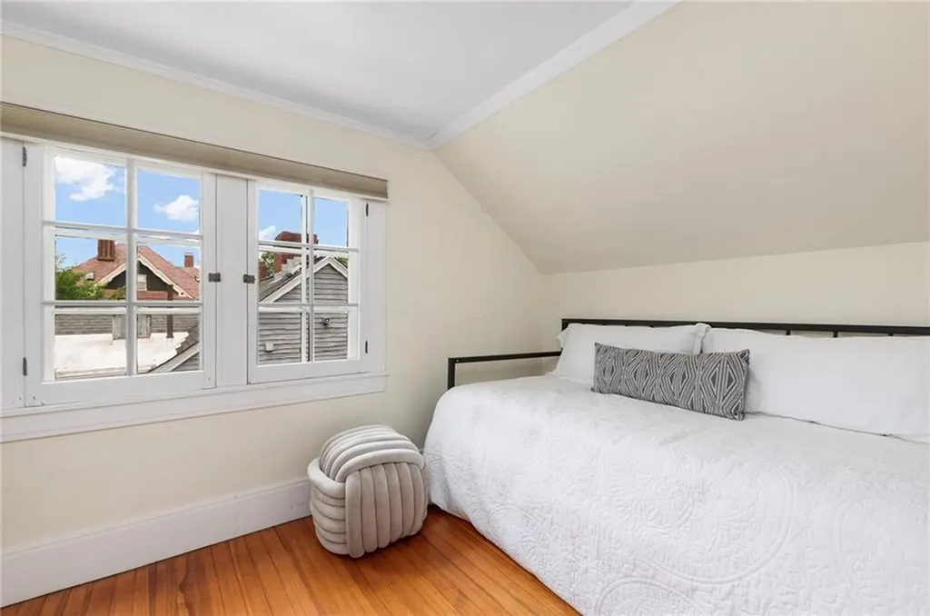 252 Bowen Street Providence RI 02906