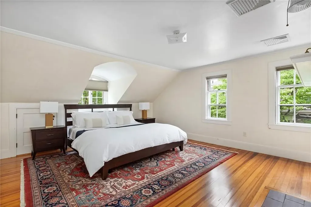 252 Bowen Street Providence RI 02906
