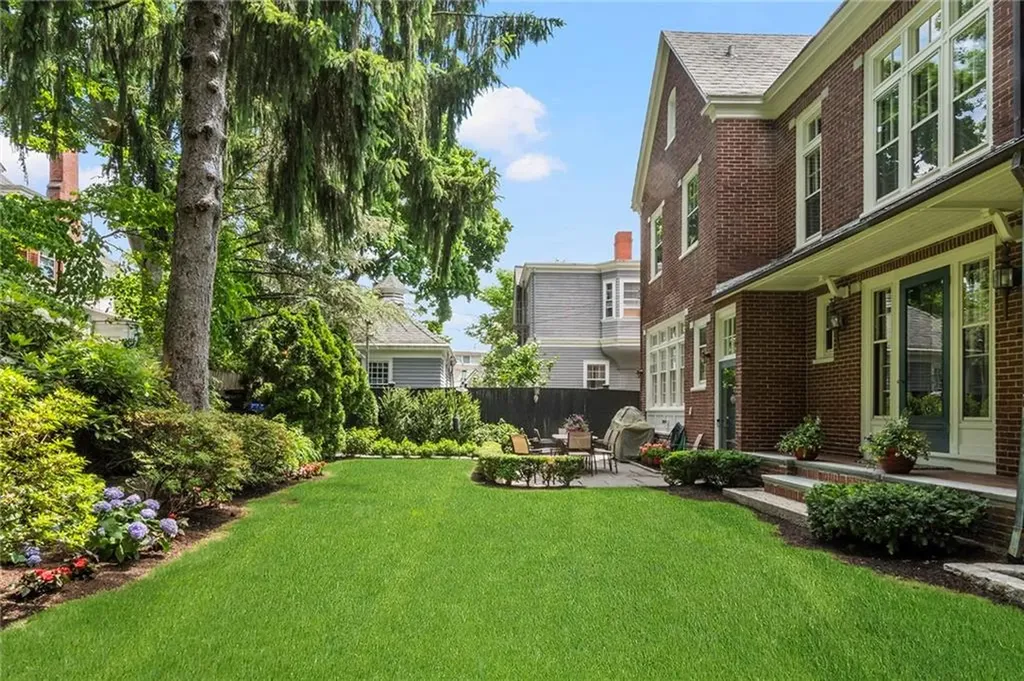 252 Bowen Street Providence RI 02906