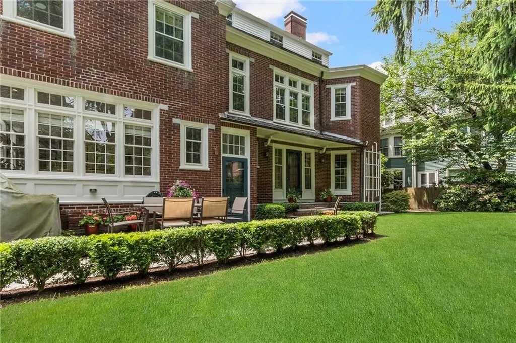 252 Bowen Street Providence RI 02906