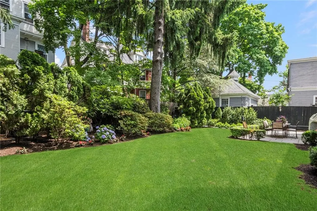 252 Bowen Street Providence RI 02906