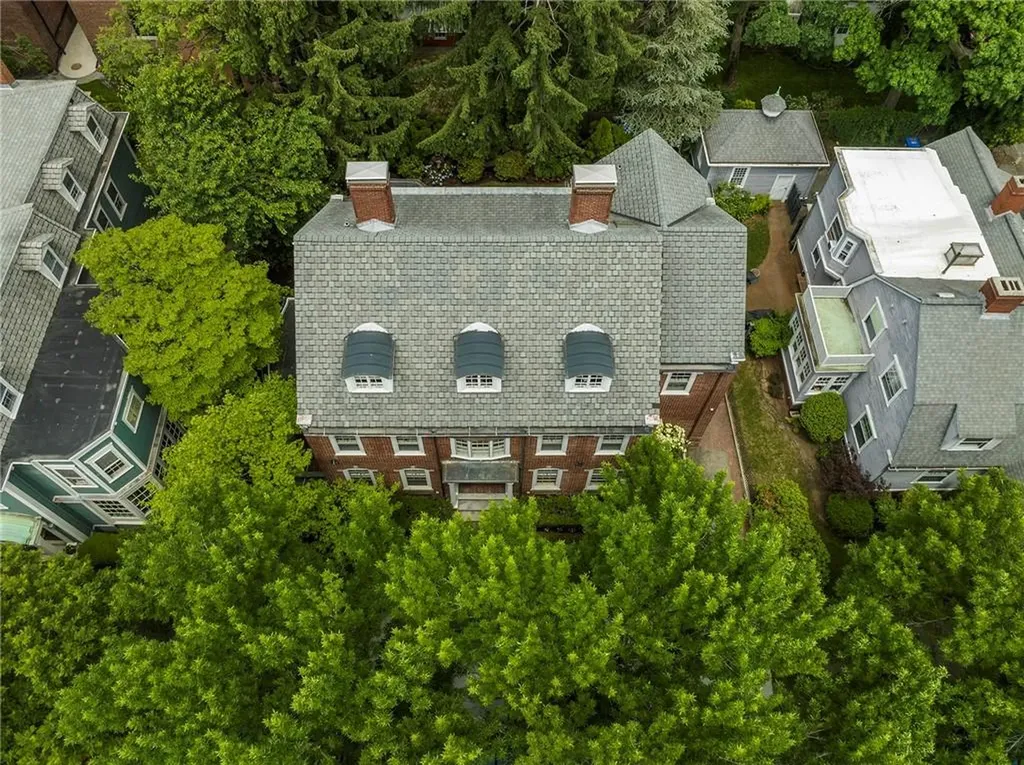 252 Bowen Street Providence RI 02906
