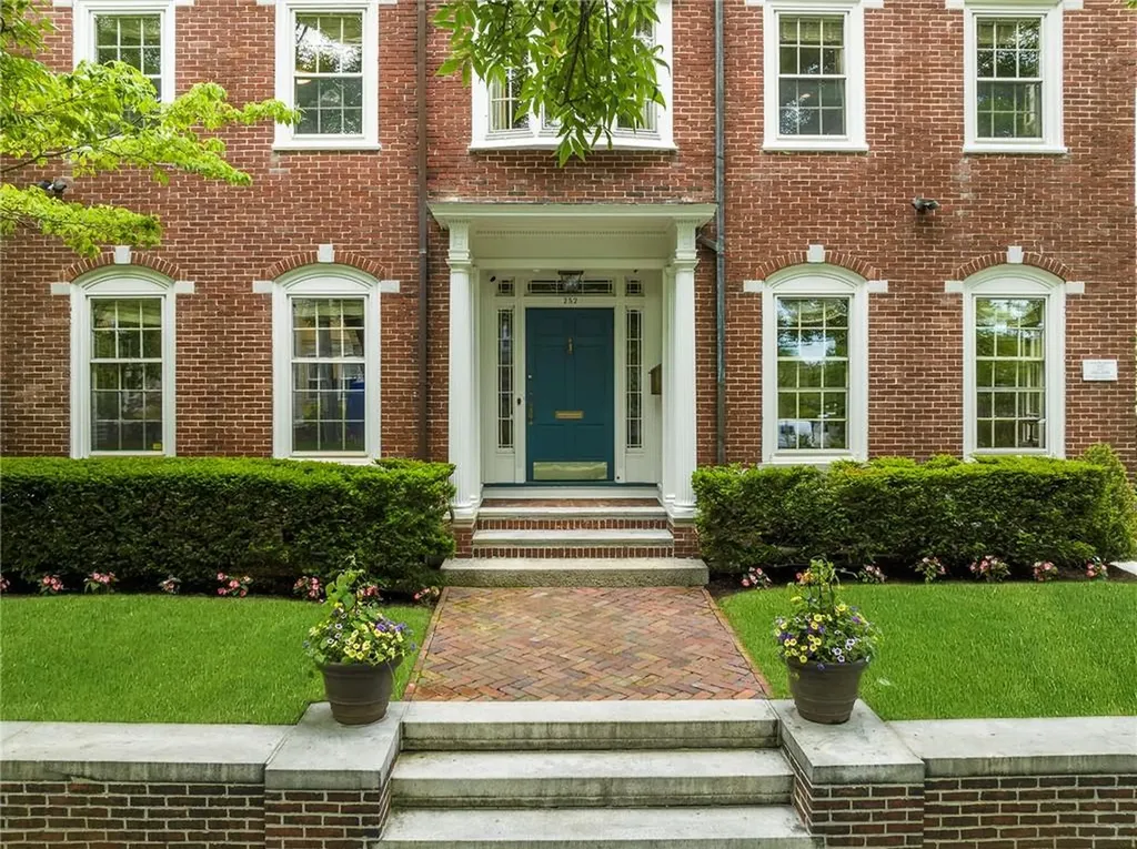 252 Bowen Street Providence RI 02906