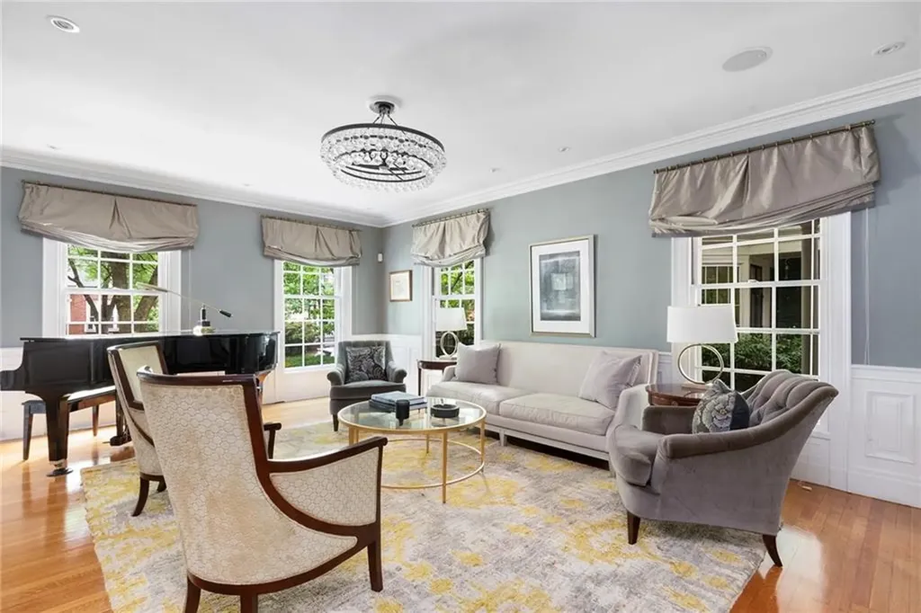 252 Bowen Street Providence RI 02906