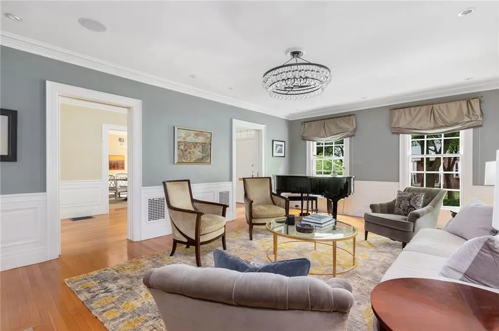 252 Bowen Street Providence RI 02906