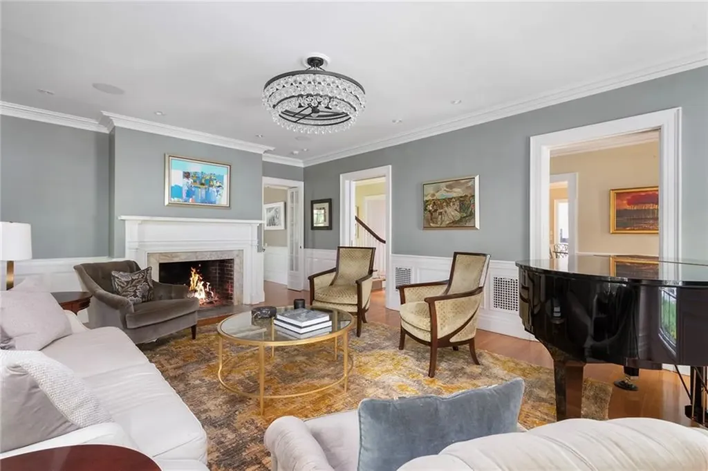 252 Bowen Street Providence RI 02906