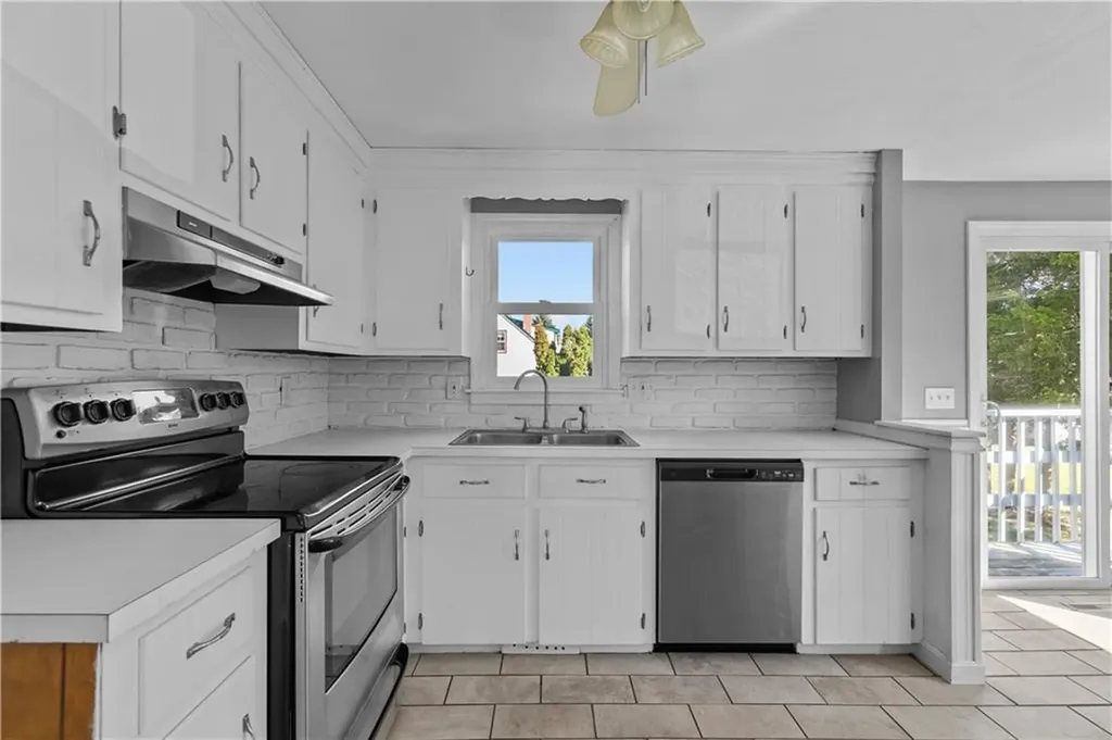 30 Steamboat Street Jamestown RI 02835