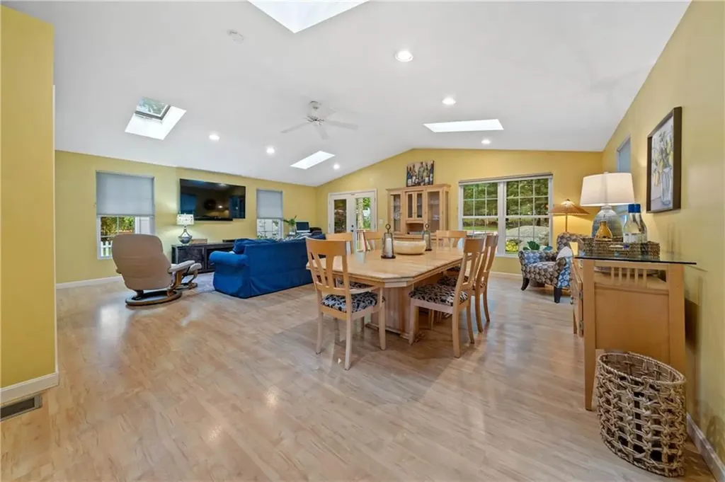 32 Cobblestone Terrace Coventry RI 02816