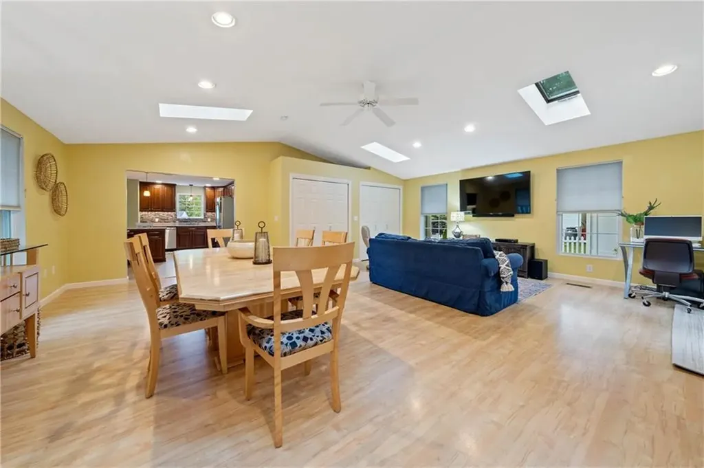32 Cobblestone Terrace Coventry RI 02816