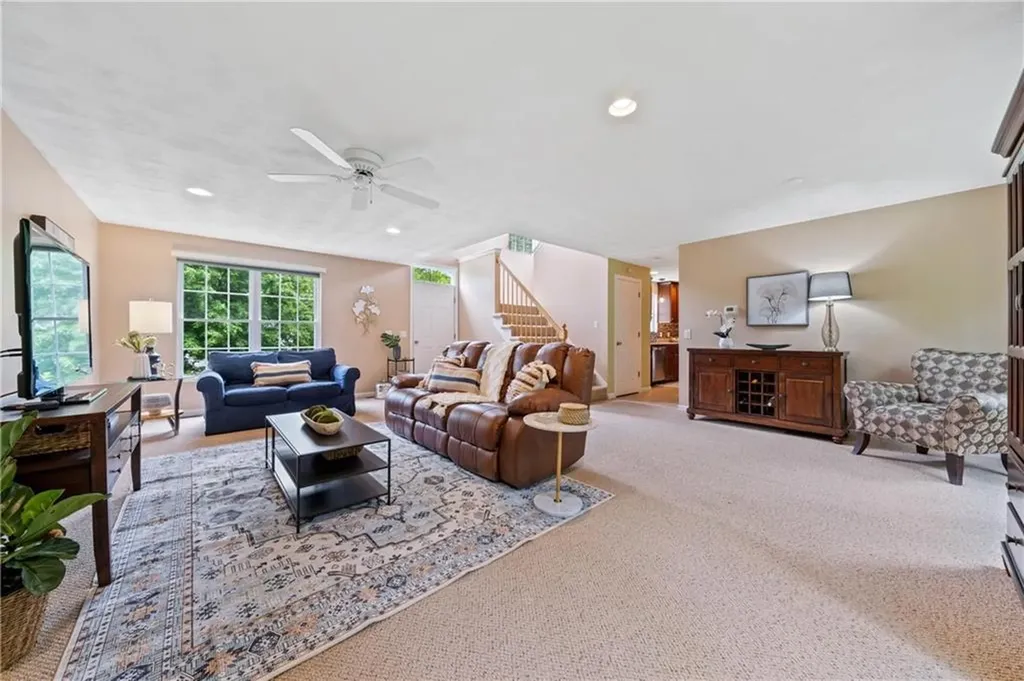 32 Cobblestone Terrace Coventry RI 02816