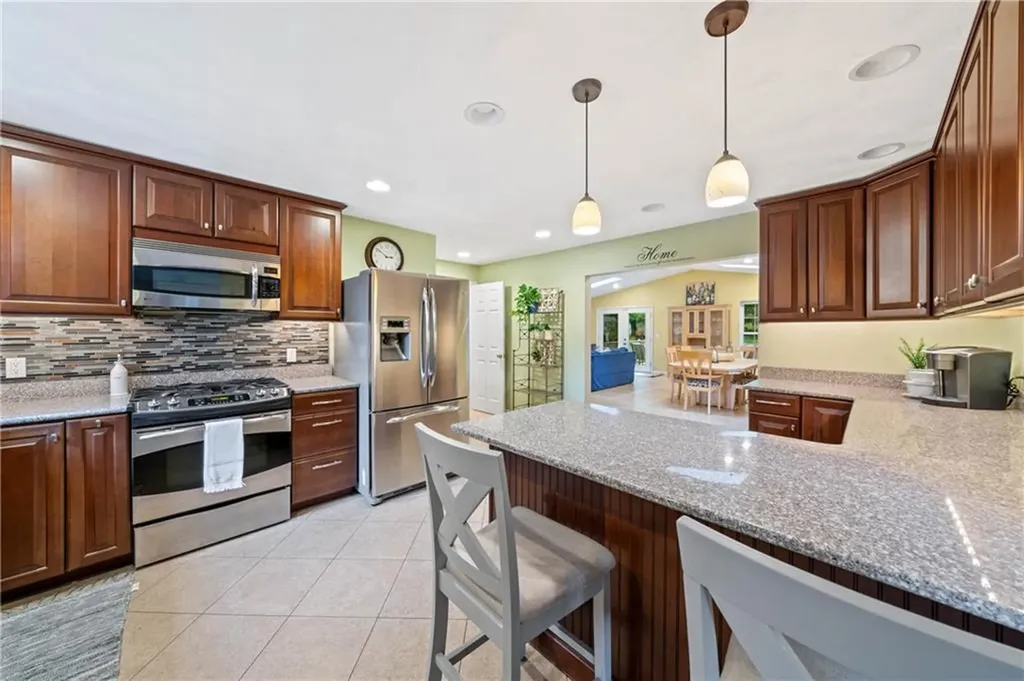 32 Cobblestone Terrace Coventry RI 02816
