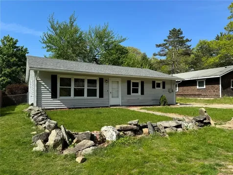 4 Abbey Lane Foster RI 02825